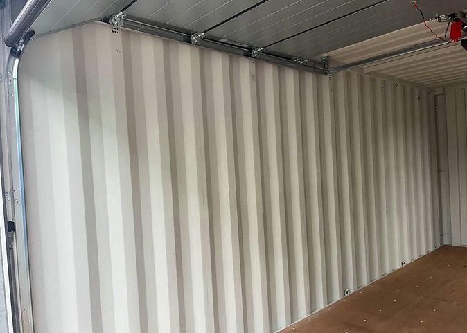 20-Fuß-Transportcontainer mit Garagen-Sektionaltoren-Neu – Bild 9
