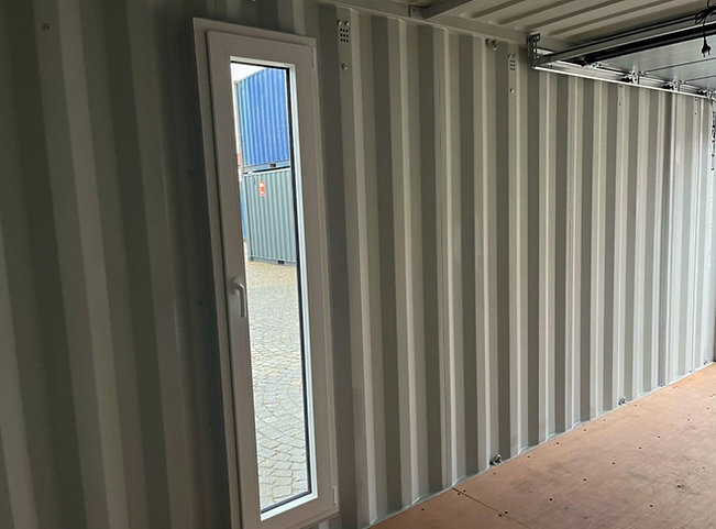 20-Fuß-Transportcontainer mit Garagen-Sektionaltoren-Neu – Bild 7